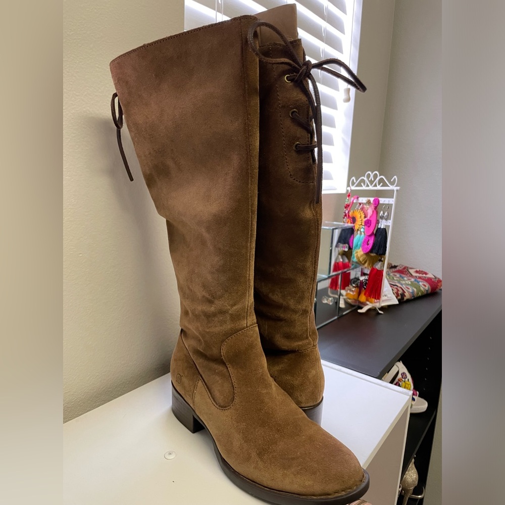 Brown boots size 7M